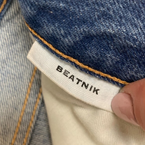 NWT SLVRLAKE Women's Beatnik High Rise Distressed Slim Straight Jeans Size 28 - Picture 7 of 11